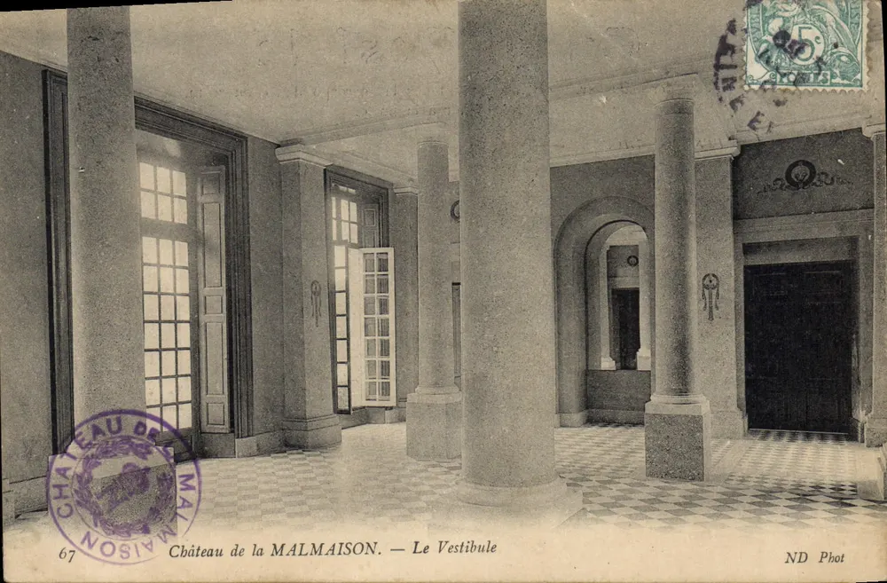 Castelo de la MALMAISON — O Vestíbulo — ND Phot - Frente