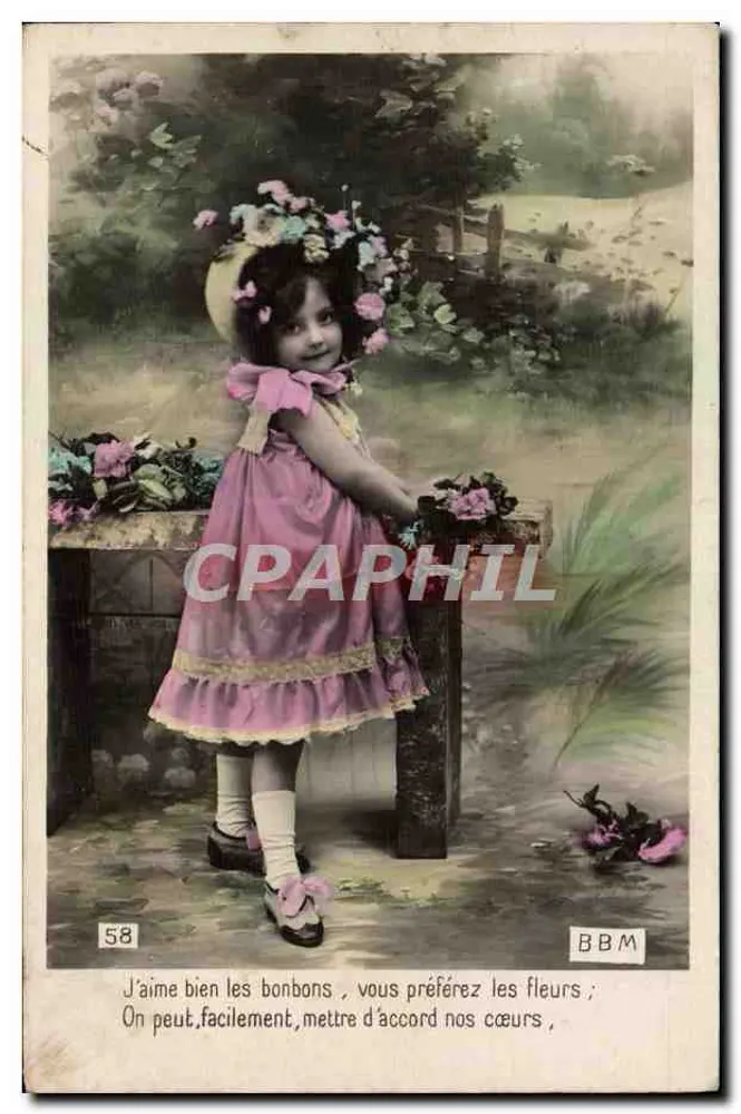 Menina pequena com vestido rosa com coroa de flores — BBM n°58 - Frente