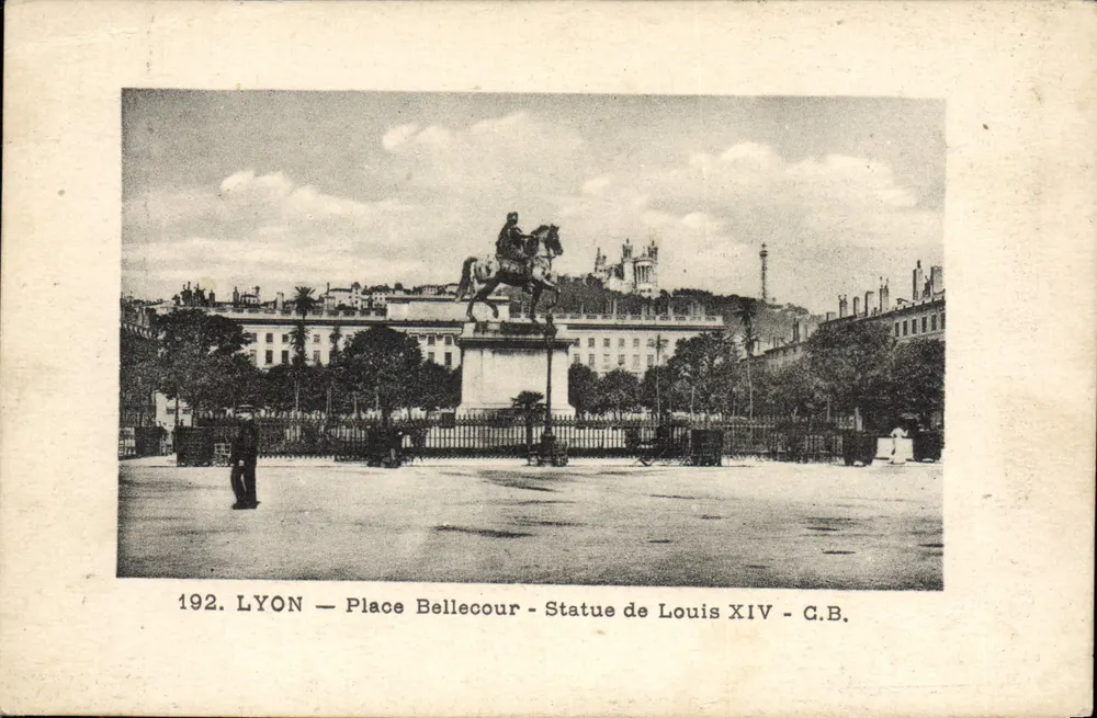 LYON — Place Bellecour — Statue von Louis XIV — C.B. n°192 - Vorderseite
