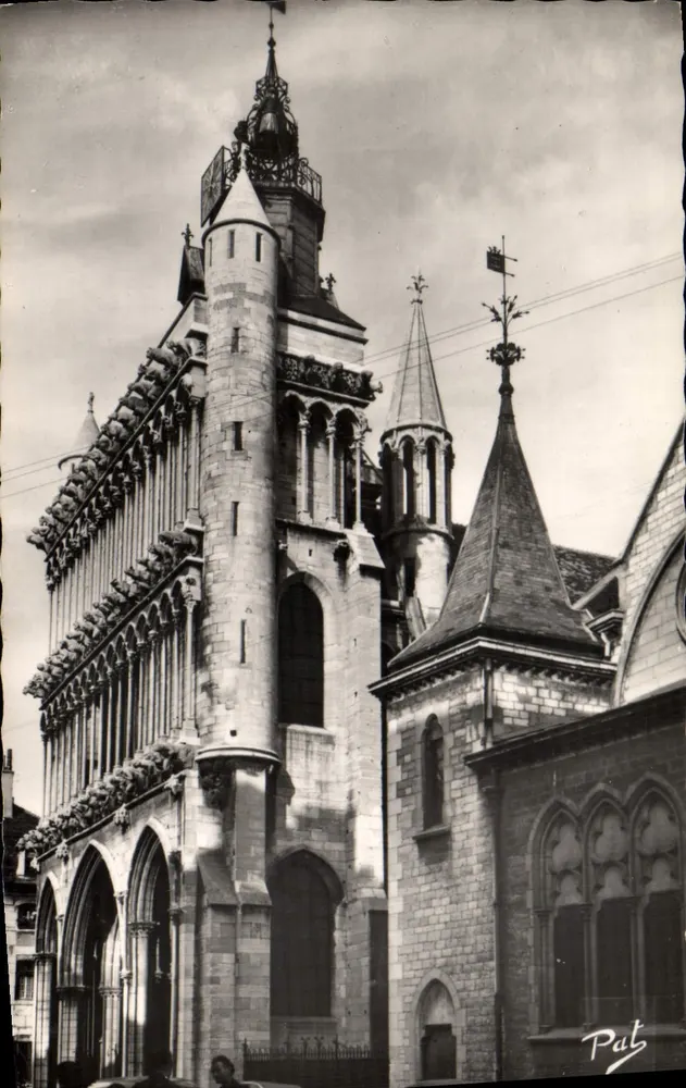 Dijon — A Igreja Nossa Senhora — Edições Pathiau Valère - Frente