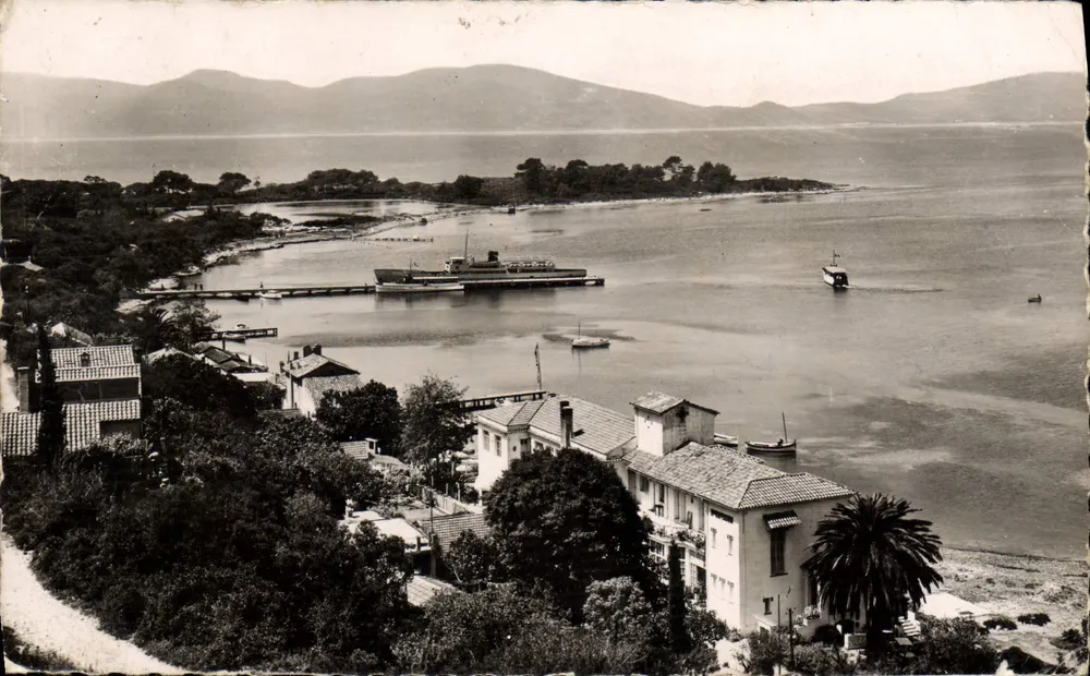 Ile Ste. Marguerite — Vue générale de la Baie — Éditions « MARA » Cannes - Vorderseite