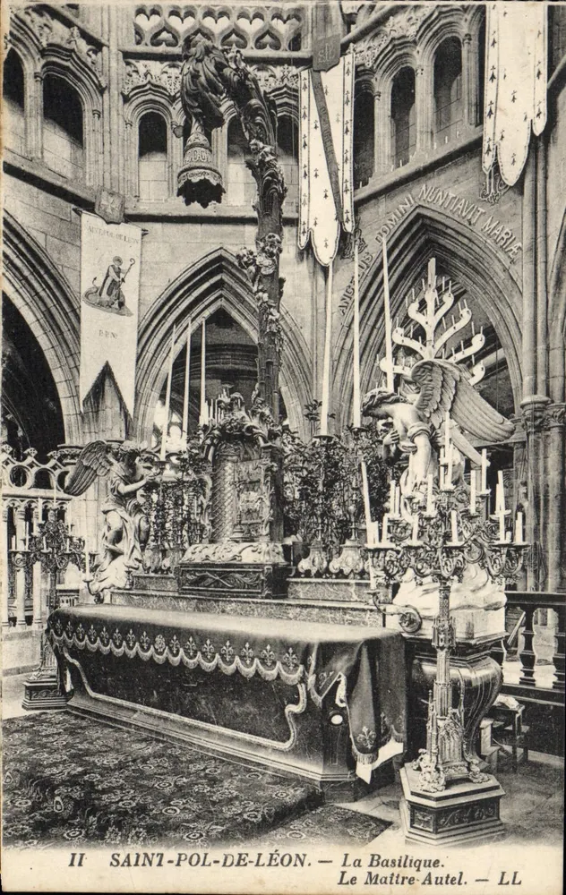 Saint-Pol-de-Léon — A Basílica. O Altar-Mestre — LL - Frente