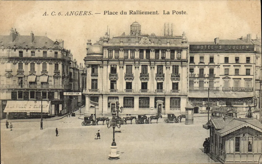 Angers — Praça do Ralliement. A Poste. — A.C.6. Exposição. - Frente