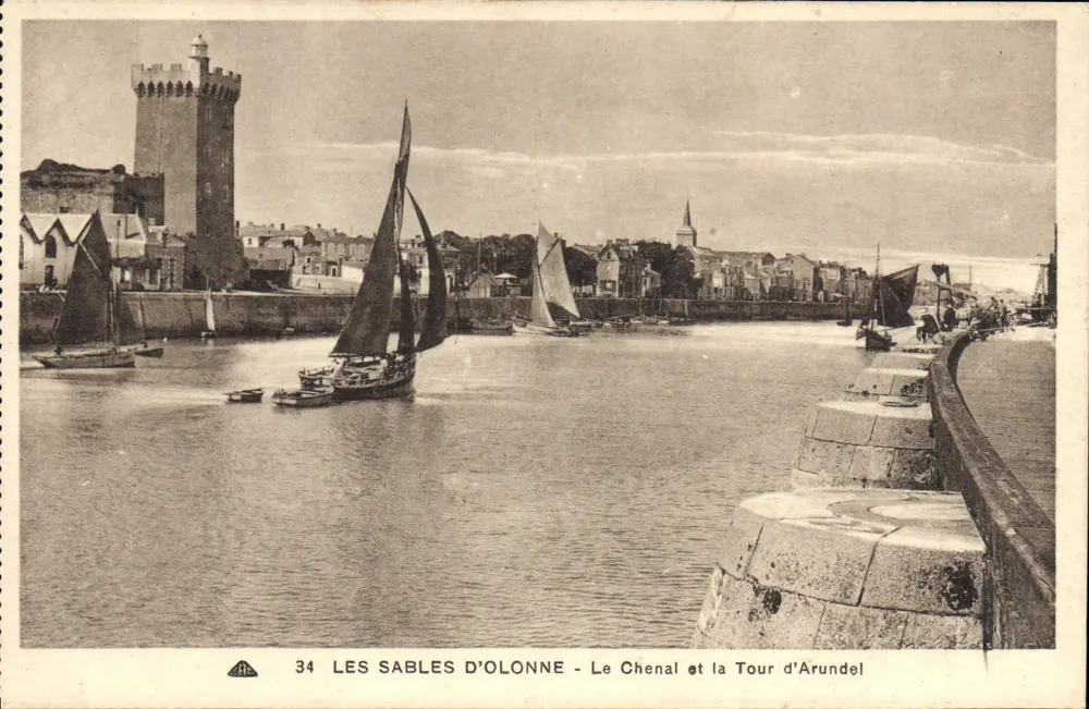 Les Sables d'Olonne — Le Chenal und die Tour d'Arundel — Verlag C° des Arts Photomécaniques, Straßburg - Vorderseite