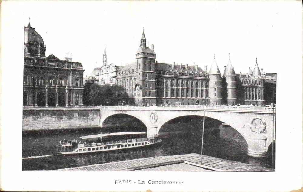 PARIS - A Conciergerie — vista do ponte e do rio — editor não identificado - Frente