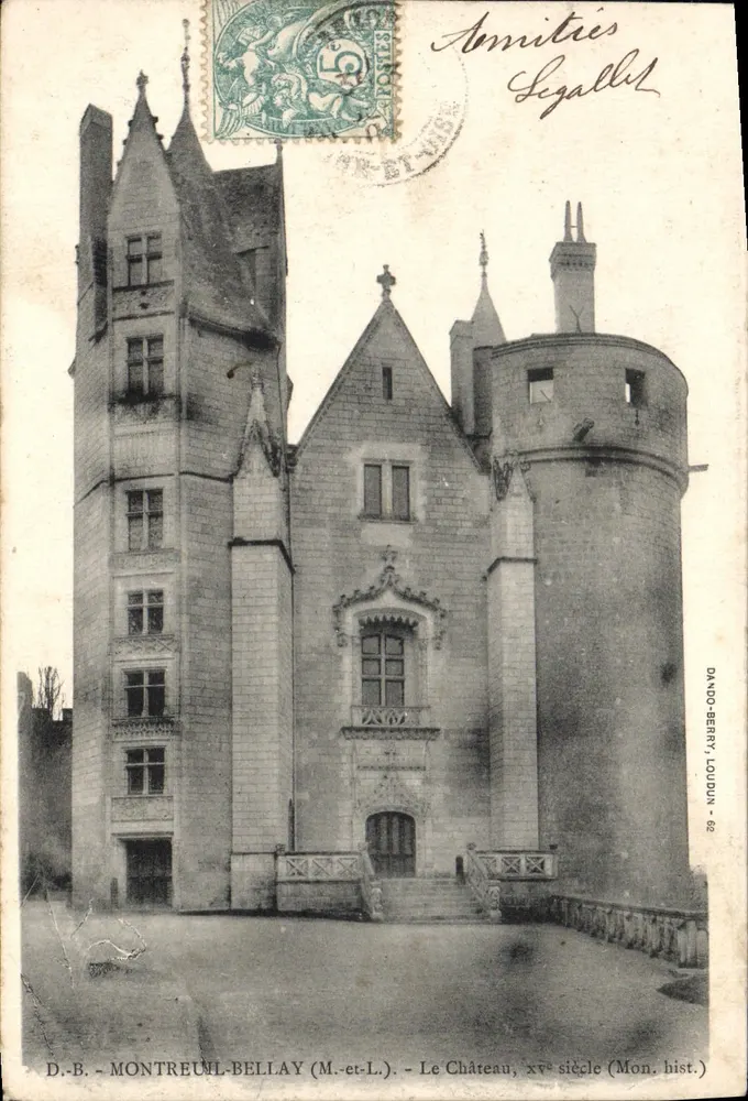 Montreuil-Bellay — O Castelo, Século XV (Mon. hist.) — Dando-Berry, Loudun - Frente