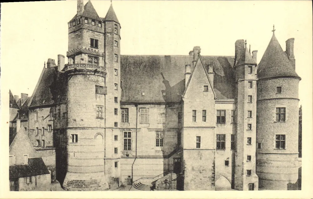 Bourges — Palácio de Jacques Cœur — Fachada Sudoeste — Edição dos Monumentos Históricos - Frente