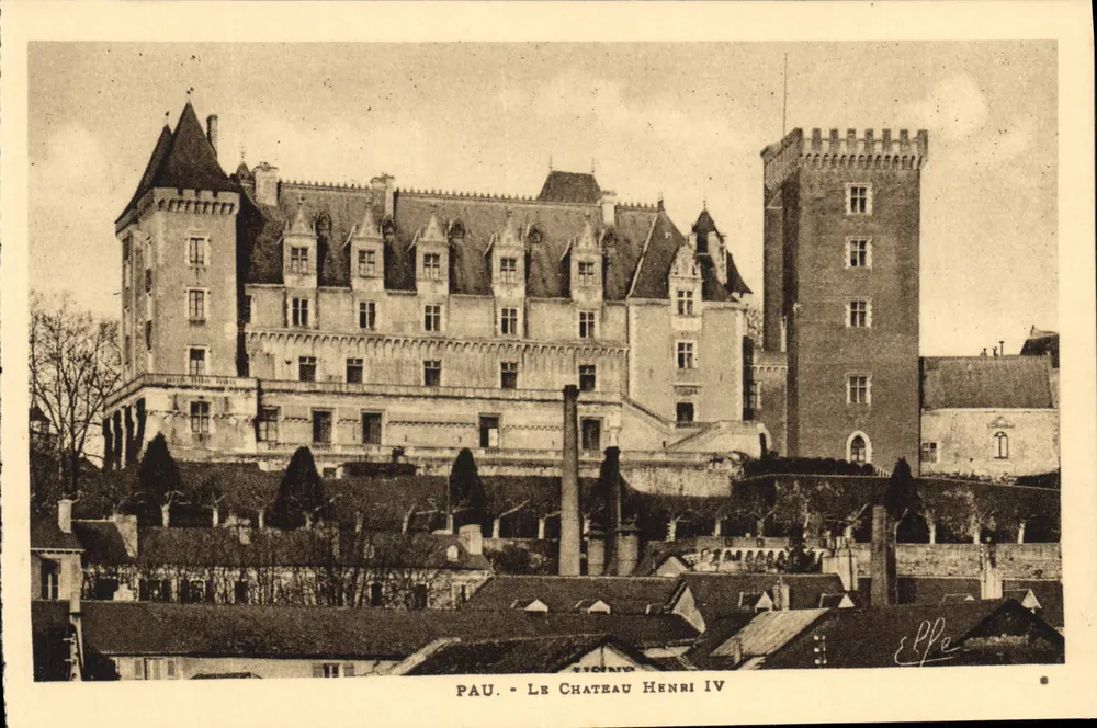 Pau - O Castelo de Henrique IV — Héliogravure Labouche Frères, Toulouse - Frente