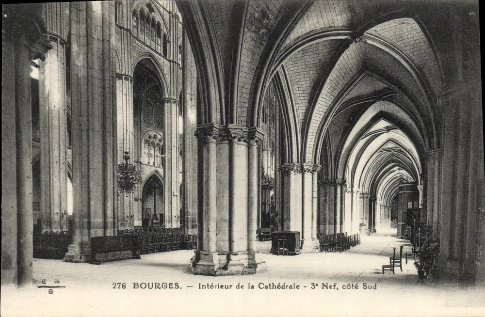 Interior da Catedral - 3ª Nave, lado Sul — Bourges — E. Maquaire, n°276 - Frente