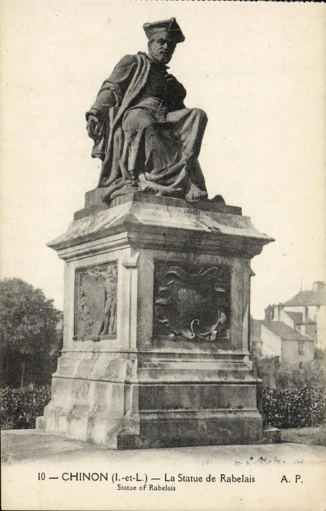 Chinon (Indre-et-Loire) — A Estátua de Rabelais — A.P. - Frente