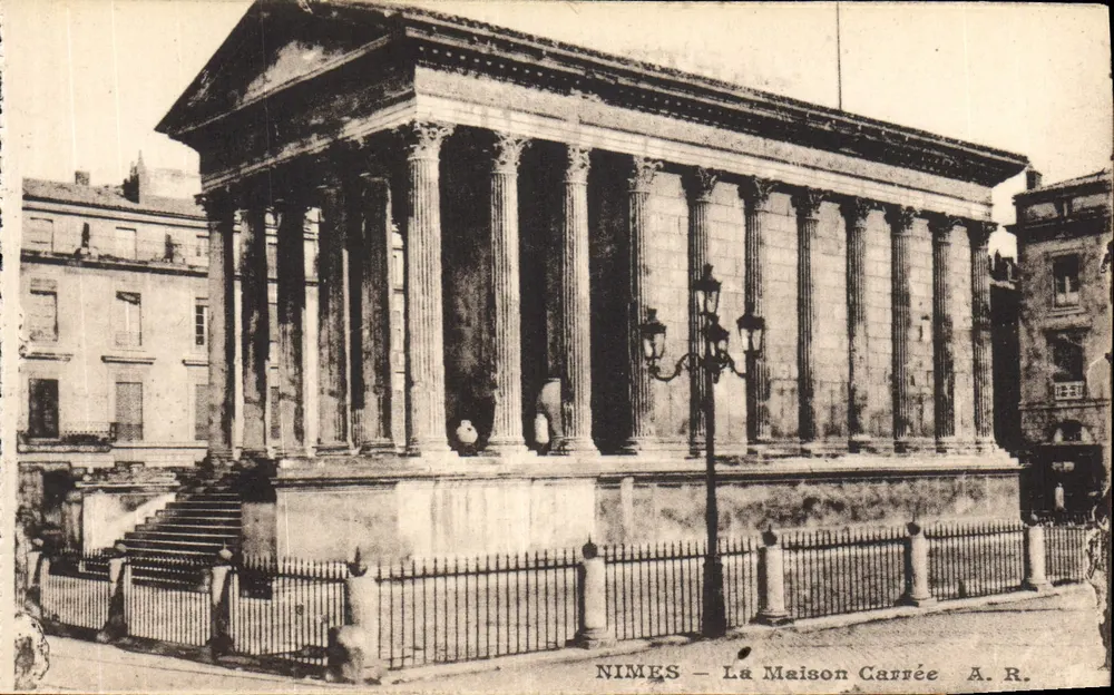 Nîmes — A Maison Carrée — A.R. - Frente