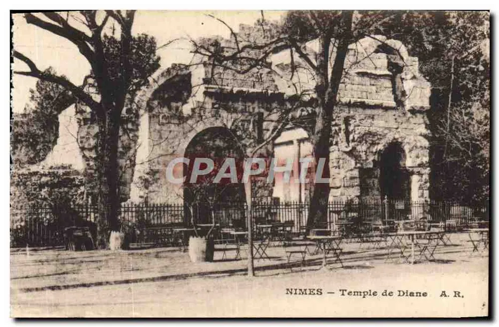 Nîmes — Templo de Diana — A.R. - Frente