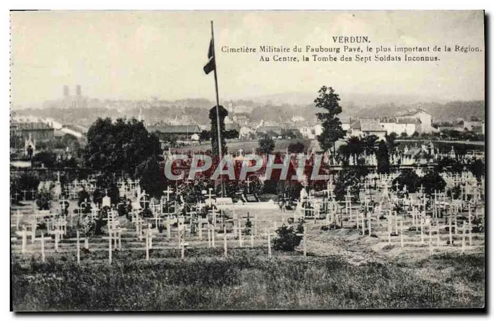 Verdun — Militärfriedhof Faubourg Pavé, Grab der Sieben Unbekannten Soldaten — unbekannter Verlag, Seriennummer nicht sichtbar - Vorderseite