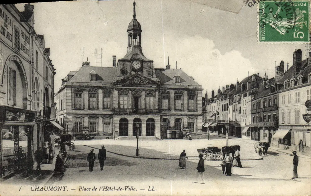 Chaumont — Place de l'Hôtel-de-Ville — LL. n°7 - Frente
