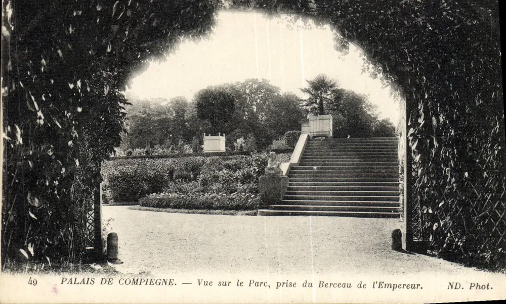 Schloss Compiègne — Ansicht des Parks, aufgenommen vom Kinderwagen des Kaisers — ND. Fot. - Vorderseite