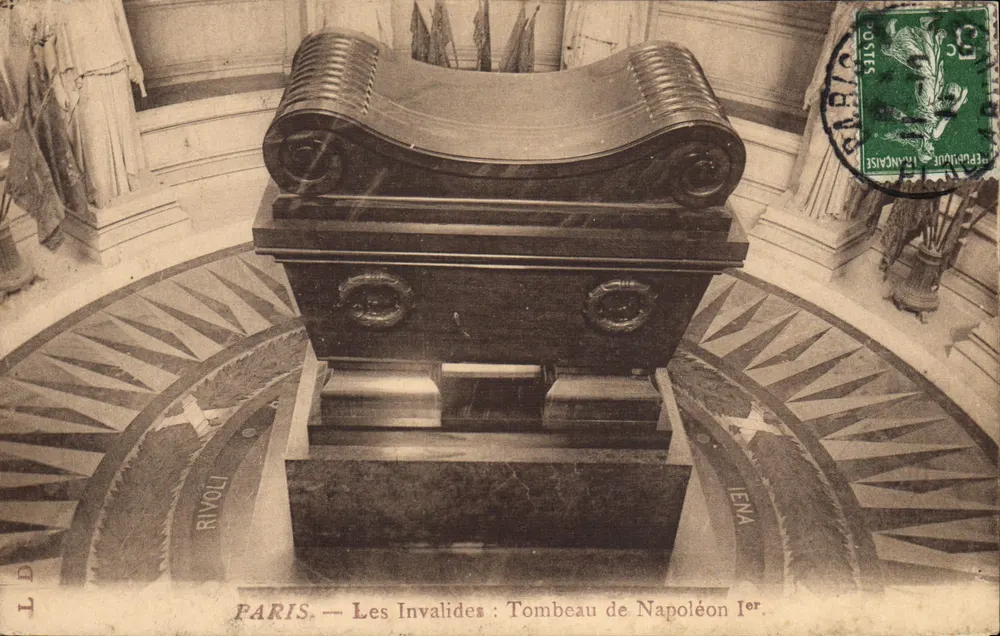 Paris — Les Invalides : Túmulo de Napoleão I — Rivoli - Frente