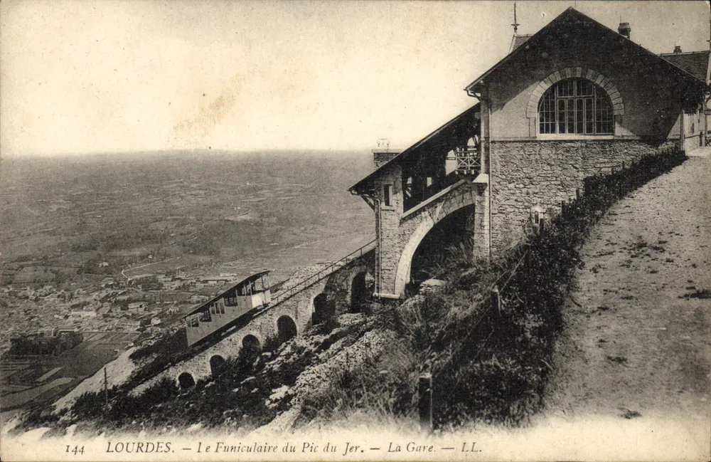 Lourdes — O Funicular do Pic du Jer — A Estação — LL. — N° 144 - Frente