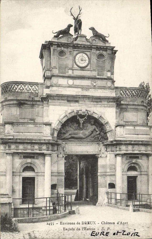 Castillo de Anet — Fachada de entrada — Entorno de Dreux, Eure-et-Loir - Anverso