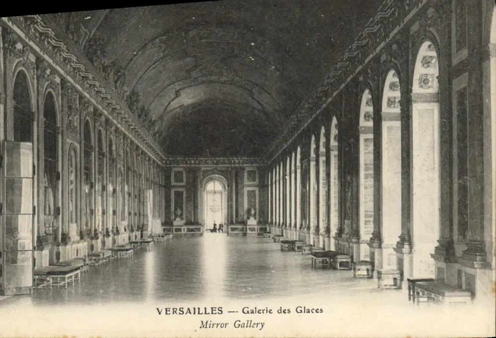 Versailles — Galerie des Glaces — Mirror Gallery - Recto