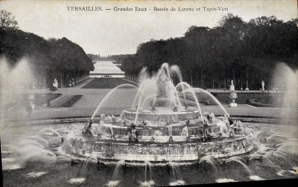 Versailles — Grandes Eaux - Bassin de Latone und Tapis-Vert - Vorderseite