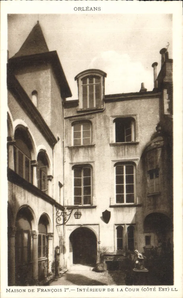 Orléans — Innenansicht des Hofes (östlicher Teil) — Ateliers d'Art André Mailfert - Vorderseite