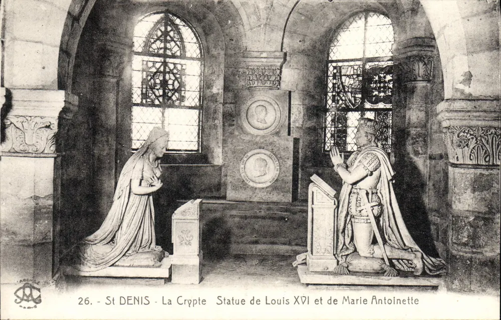 St DENIS - Die Krypta - Statue von Ludwig XVI und Marie Antoinette - Vorderseite