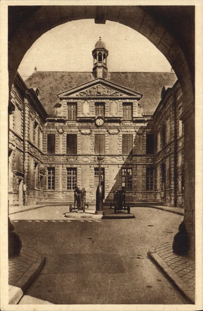 Cour d'Honneur des Rathauses — Verdun — Verleger unbekannt - Vorderseite
