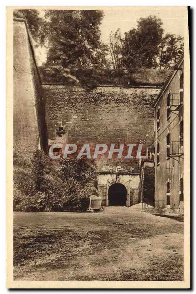 Verdun — Entrada de uma galeria da Cidadela - Frente