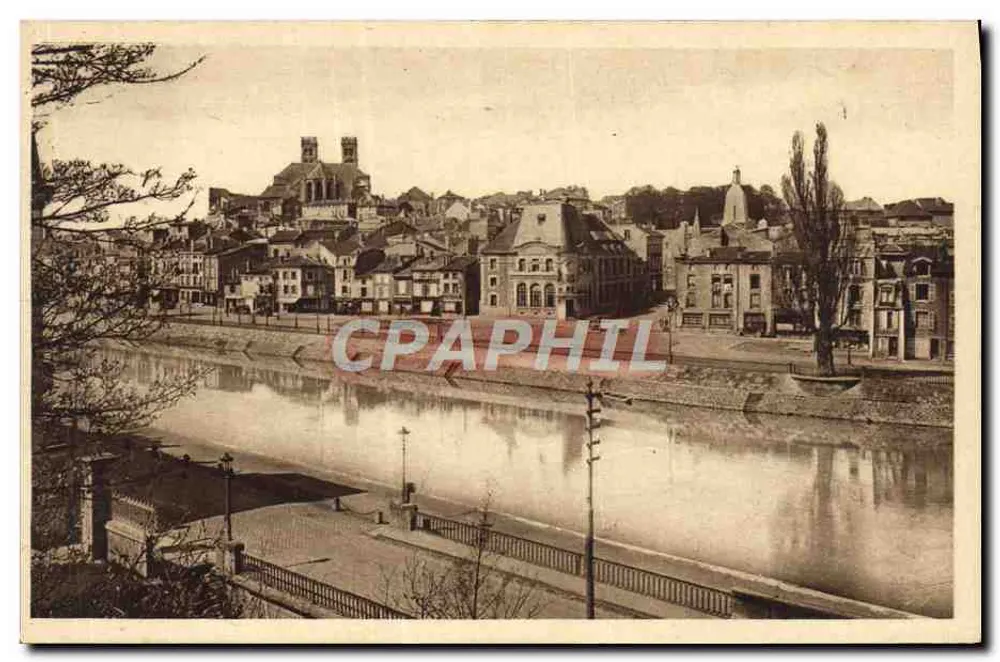 Verdun — Vista sobre a Meuse — Catedral e Monumento à Vitória - Frente