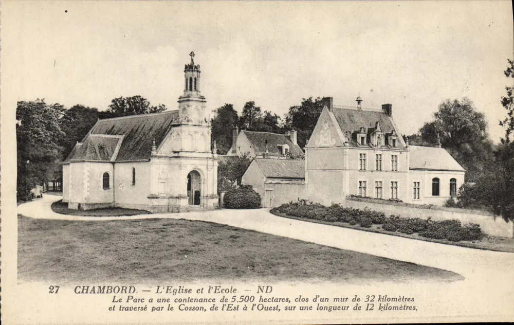 Chambord — A Igreja e a Escola — ND - Frente