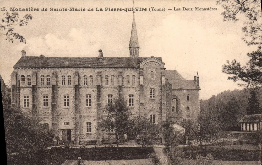 Kloster Sainte-Marie de La Pierre-qui-Vive (Yonne) — Die beiden Klöster - Vorderseite