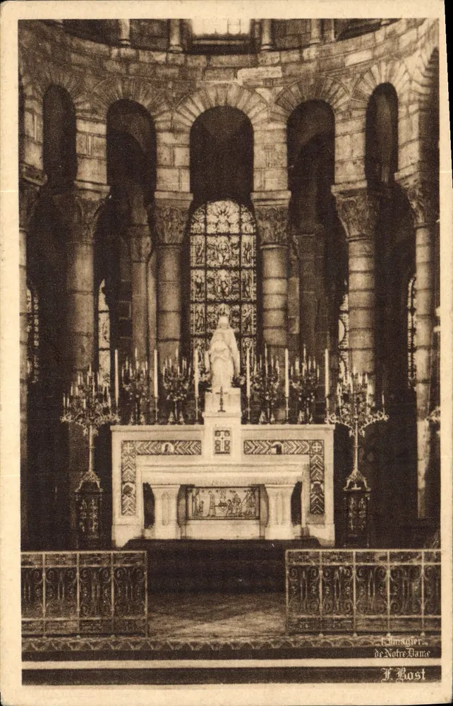 Innenansicht der Basilika Notre-Dame du Port — Clermont-Ferrand — Verleger E. Bošt, Roanne - Vorderseite
