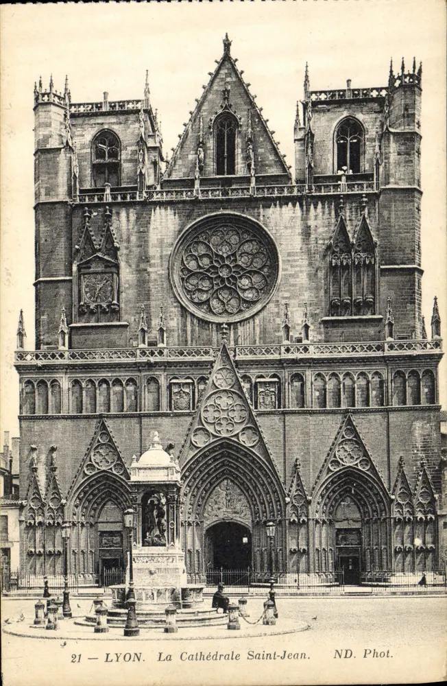LYON. La Cattedrale di San Giovanni. — ND. Fot. — Serie 21 - Recto