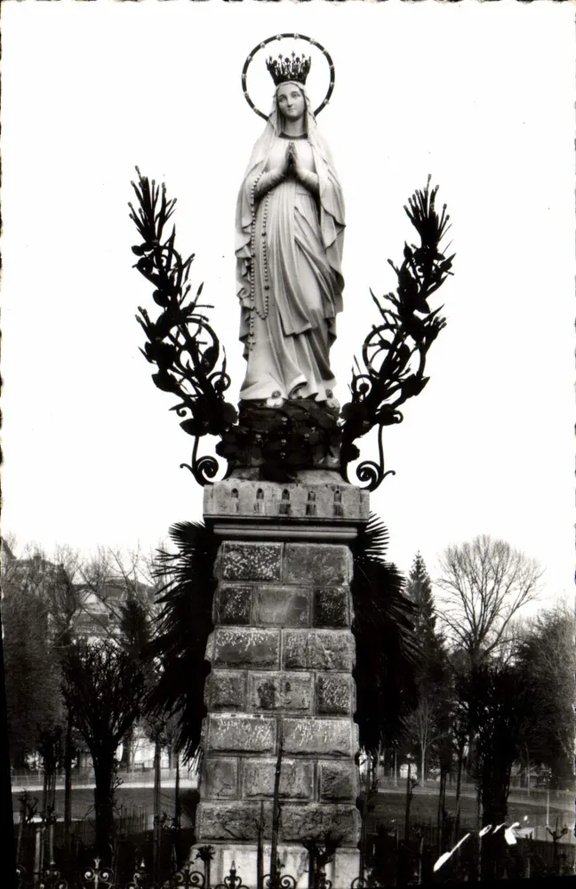 A Virgem da Esplanada — Lourdes (H.-P.) — Ed. Jove, Avenue de Pau-Billar, Pau - Frente