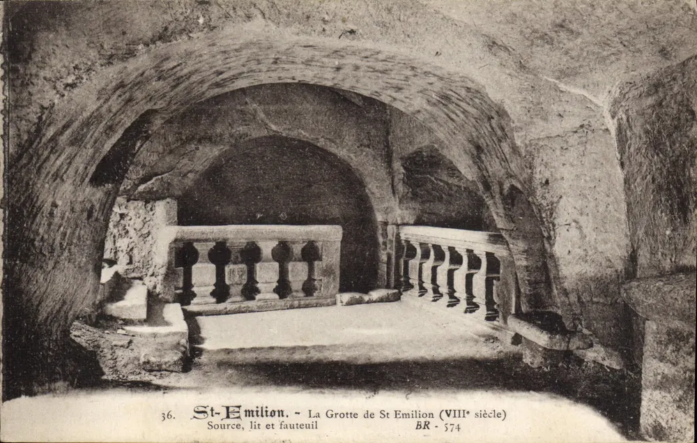 St-Emilion - Grota St. Emilion (VIII wiek) — źródło, łóżko i krzesło — BR - 574 - Awers