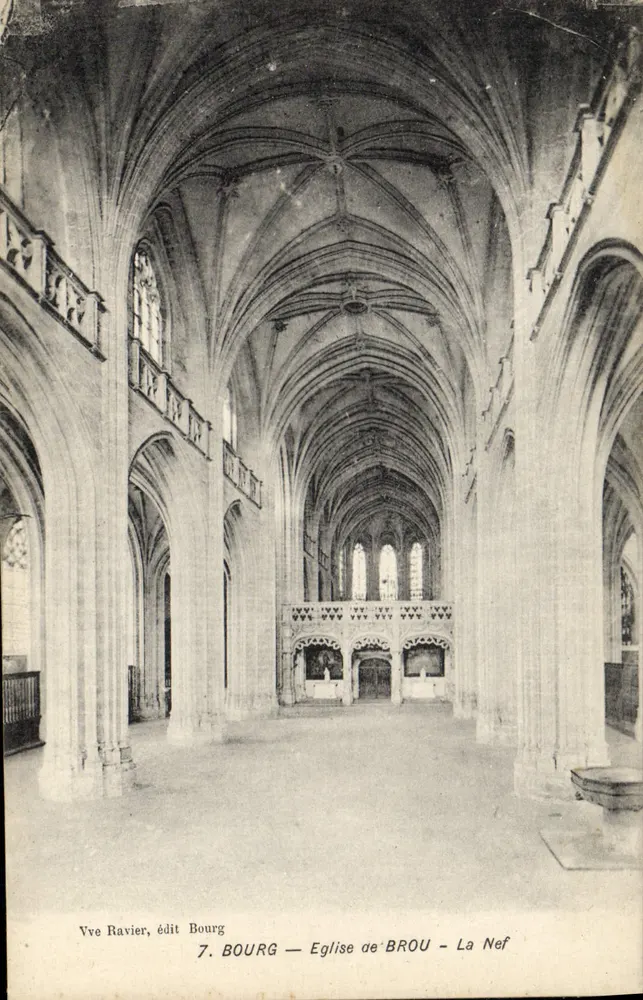Bourg — Igreja de Brou - A Nave — Vve Ravier, editor Bourg - Frente