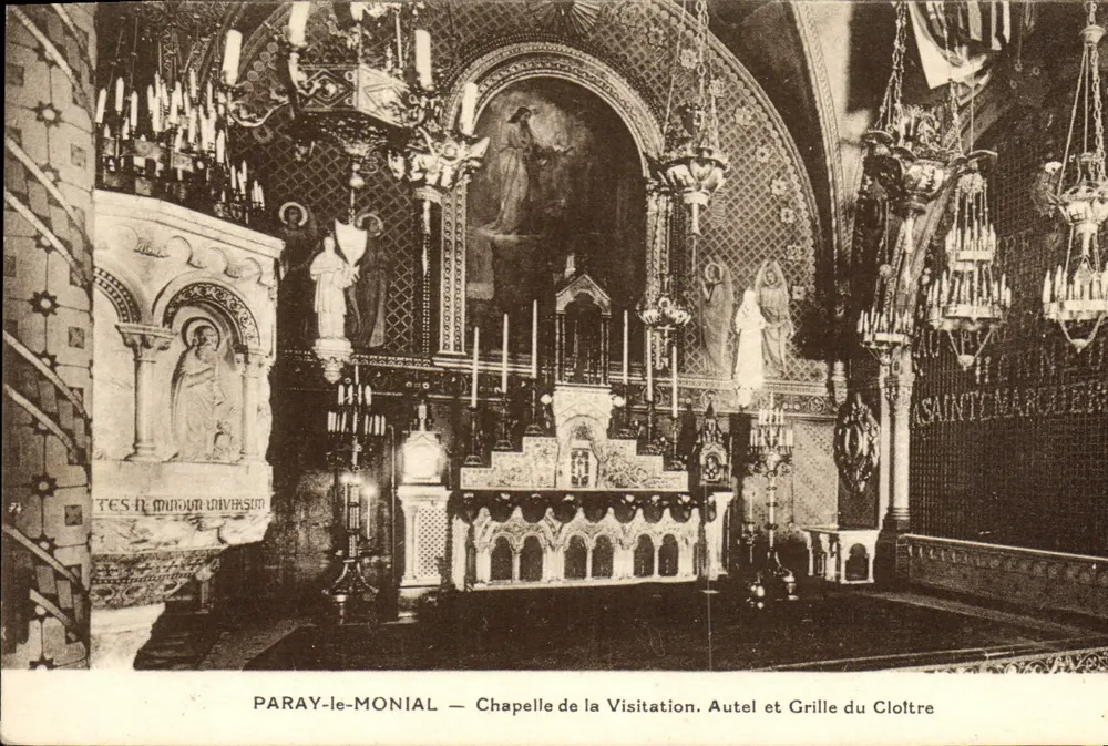 PARAY-le-MONIAL — Kapelle der Besuchung. Altar und Gitter des Klausurgebäudes - Vorderseite
