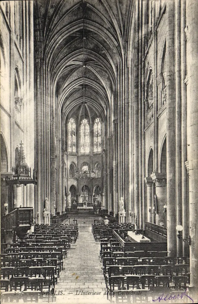 Sens - O Interior da Catedral — Albert - Frente