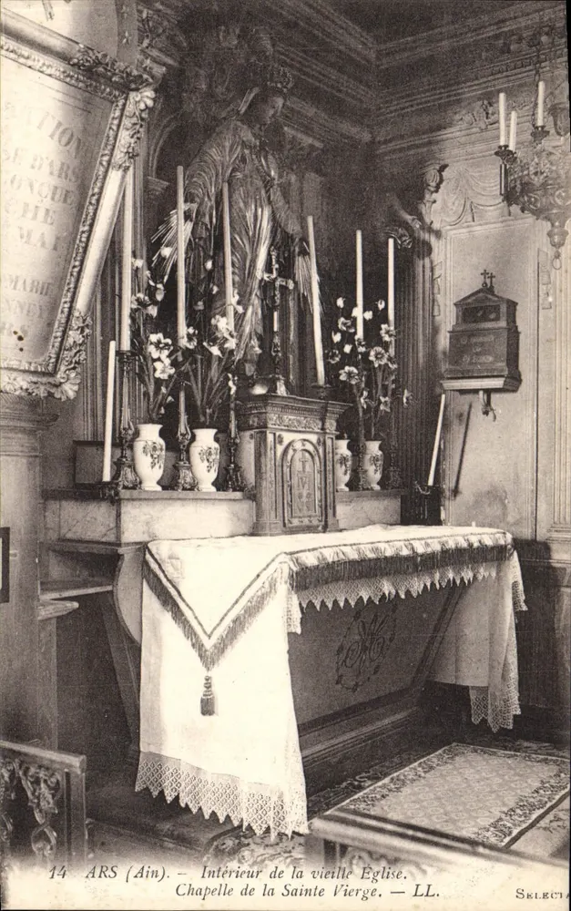 ARS (Ain) — Innenraum der alten Kirche. Kapelle der Heiligen Jungfrau — LL. - Vorderseite