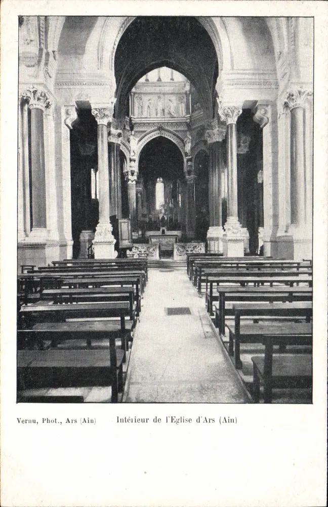 Interior da Igreja de Ars (Ain) — Vernu, Fot., Ars (Ain) - Frente