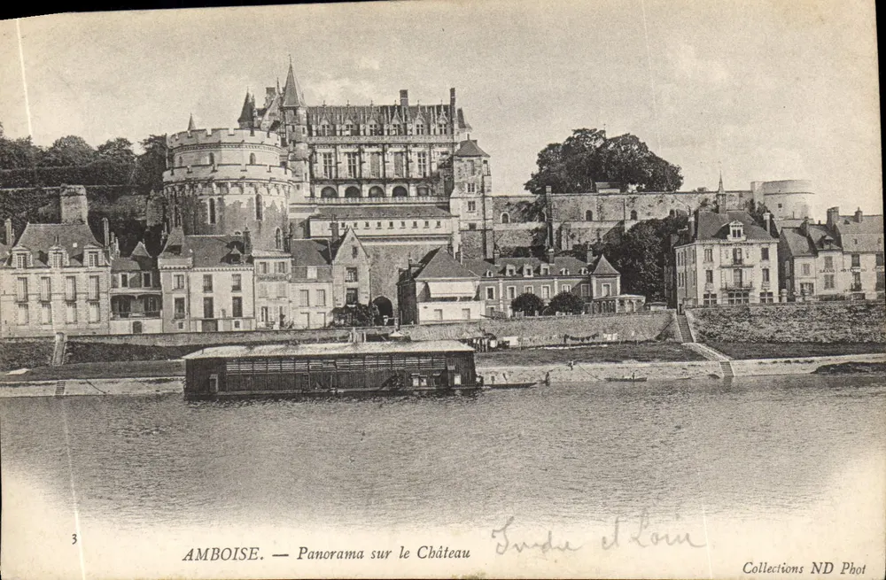 Amboise — Panorama sobre o Castelo — Coleções ND Phot - Frente