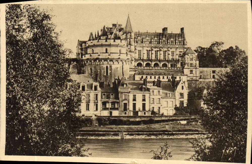 Castelo de Amboise — vista das margens do Loire — Les Éditions d'Art-Verne, Paris - Frente