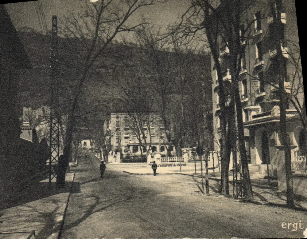 Vivaraïs und Quinconces — Hotels — Verlag Helgert - Vorderseite