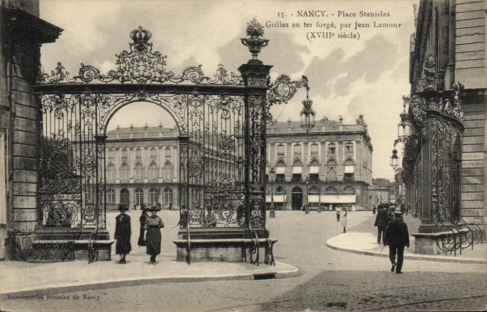 NANCY - Place Stanislas - Grilles en fer forgé, par Jean Lamour (XVIIIe siècle) - Recto