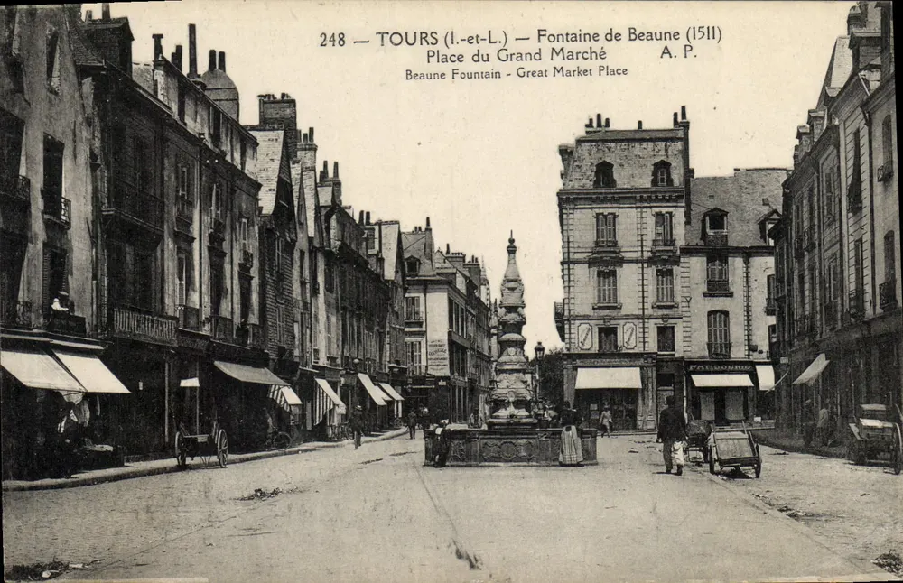 Tours (Loire-et-Cher) — Fontaine de Beaune — Place du Grand Marché - Vorderseite