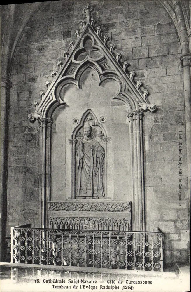 St. Nazaire Kathedrale — Grabmal des Bischofs Radulphe (1264) — Fot. Michel Jordy, Stadt Carcassonne - Vorderseite
