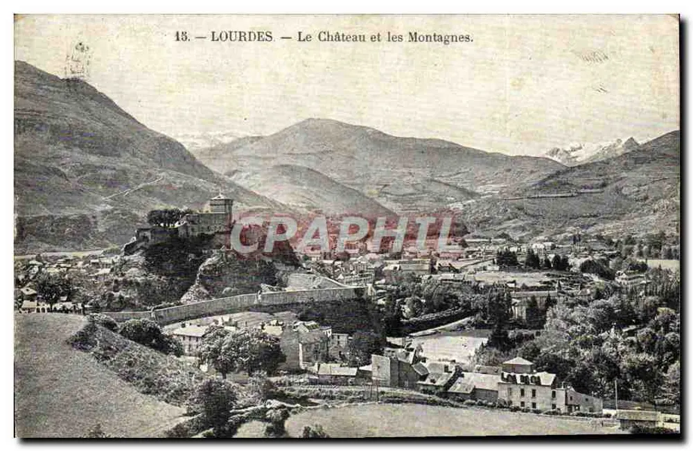 Lourdes — Das Schloss und die Berge — - Vorderseite