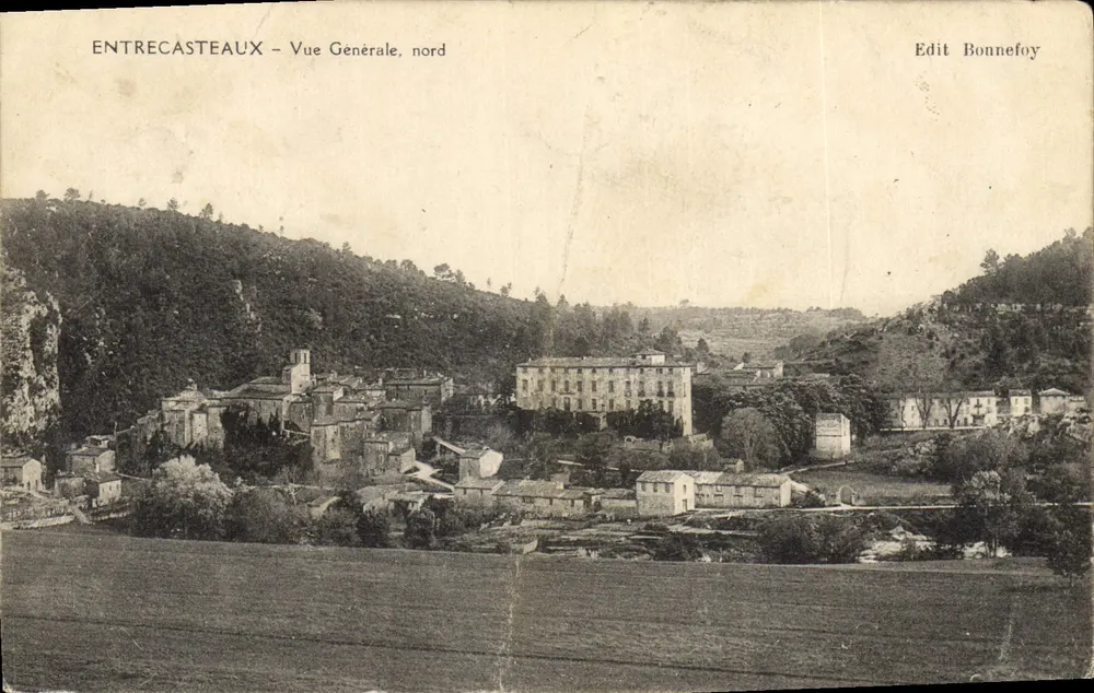 Entrecasteaux — Vue Générale, nord — Edit Bonnefoy - Frente