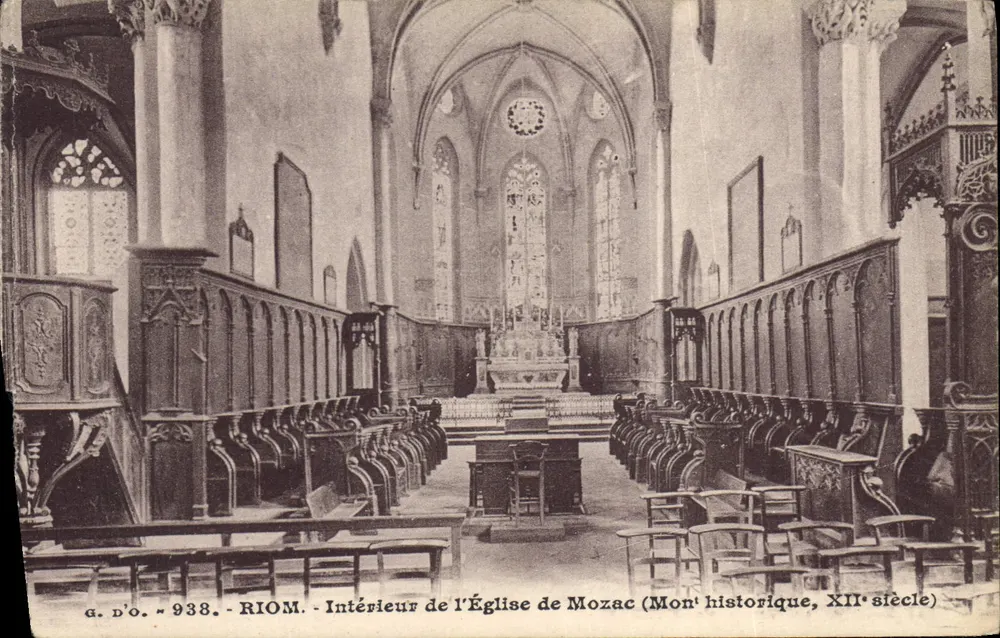 Interior da Igreja de Mozac — Monuments historiques, XIIe siècle — g. d'o. - 938 - RIOM - Frente