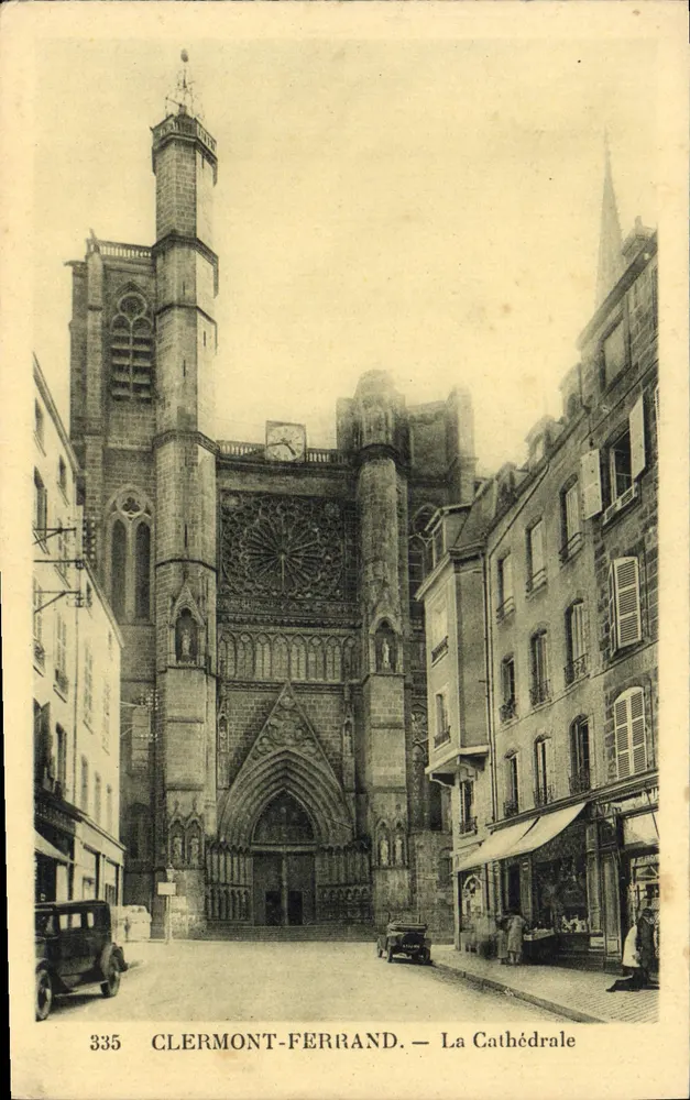 Clermont-Ferrand — A Catedral — editor desconhecido, n° 335 - Frente